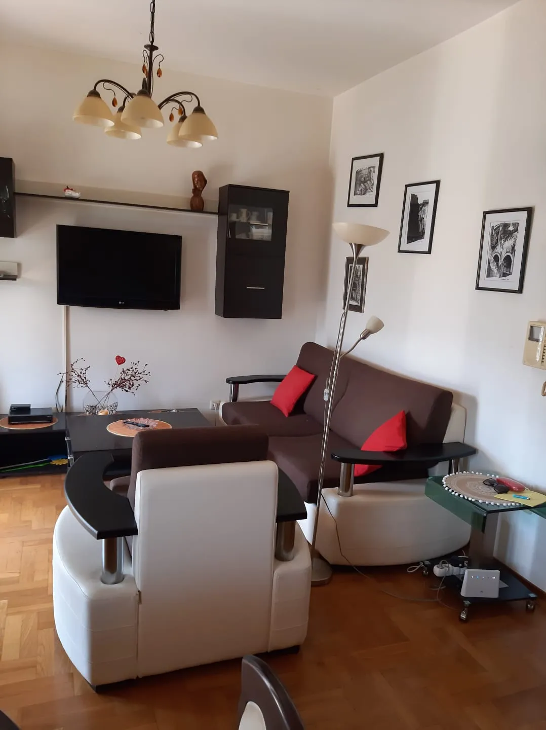 Квартира с двумя спальными комнатами недалеко от моря